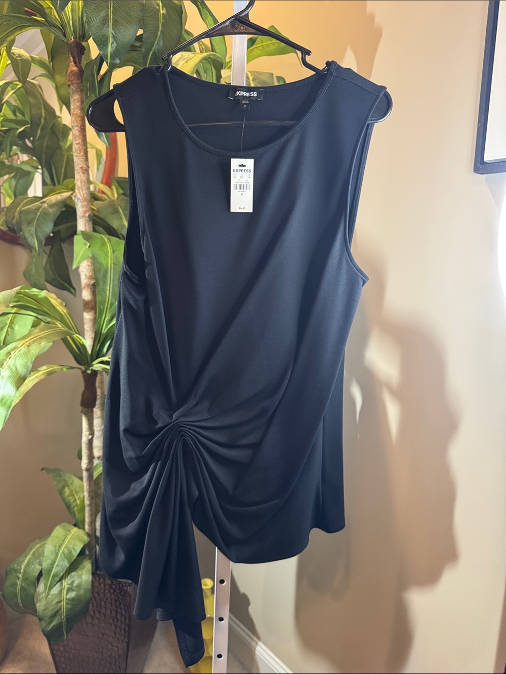 Express Women's Black Sleeveless Twist-Front Top size (M) New W/ Tag